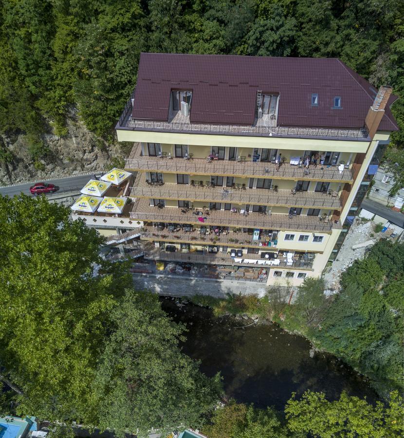 Hotel Holiday Maria Băile Herculane Exterior foto
